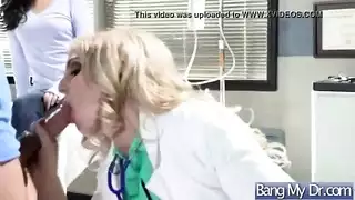 إنها ممتلئة ومستعدة دائمًا للجنس الصعب