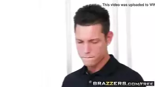 إباحية مصرية: شاب يضرب كس أخته الزوجة الشقية بقوة