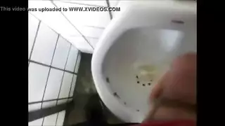 مراة جميلة تلعب بزب حصان