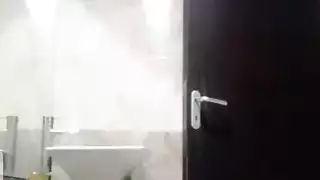 العاهرة المصرية سما مغطاة بالسائل المنوي