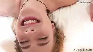 الفتاة المراهقة تتوق لقضيب زوج أمها وتنكح نكاحًا صارخًا في غرفة النوم