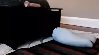 مدمنات على الجنس: فتيات لا يستطعن قضاء يوم دون أن يتم تلبيسهن