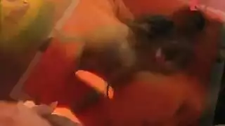 أسود معتدل البنيه حديث