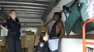 محجبات يلعبن في كسهن